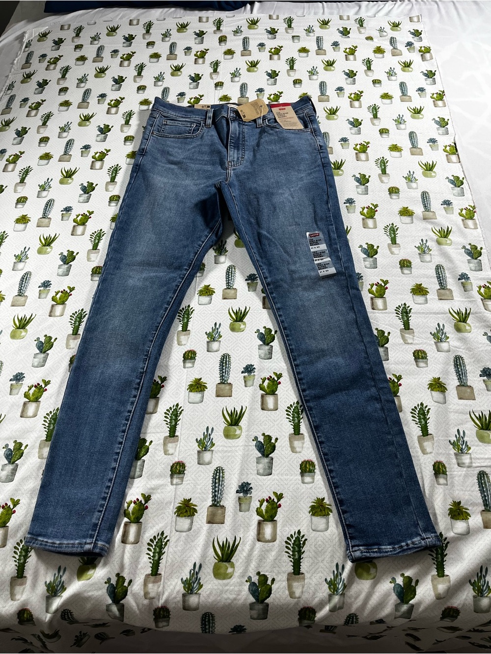 Levi’s NWT Women’s Blue Jeans 720 High-Rise Super Skinny Size 31X30 Red Tab